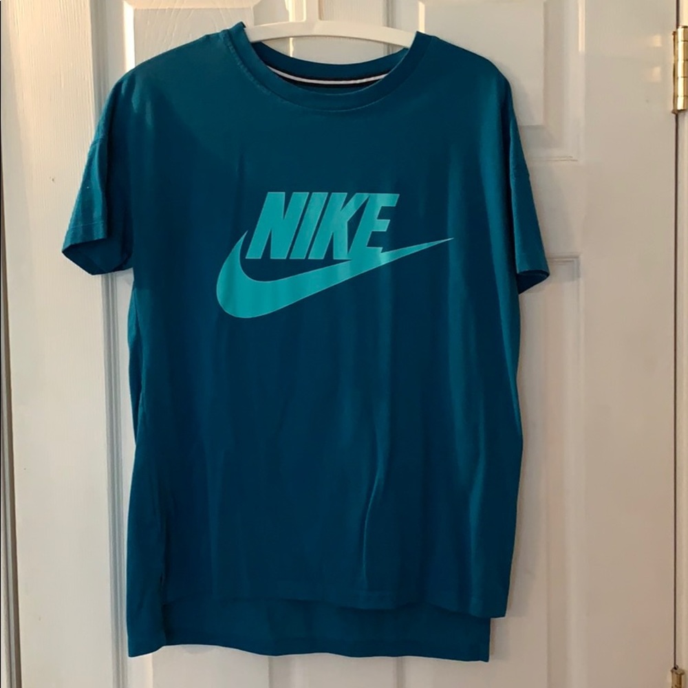 Nike tee